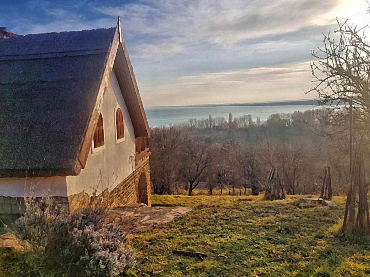 Villa Korozsa Vendeghaz Тихани Екстериор снимка