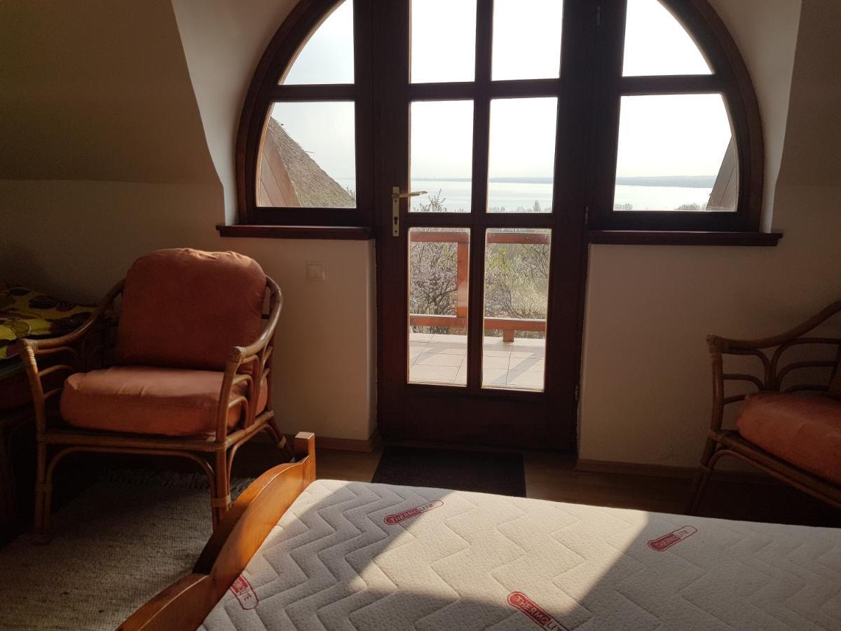 Villa Korozsa Vendeghaz Тихани Екстериор снимка
